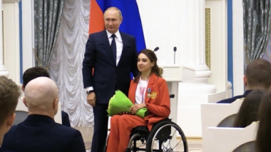 Бокал Путина, орехи от Лукашенко, машины для паралимпийцев. Эфир от 19.09.2021