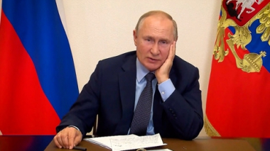 Кадры встречи Путина с победителями выборов и разговор с Песковым