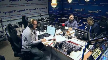 Является ли профессия стриптизера постыдной или опасной?